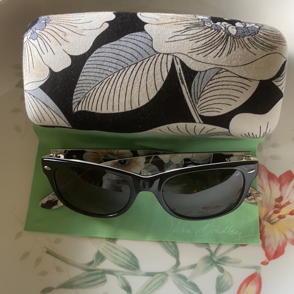 🌻SALE🌻 Sun shades - Picture 5 of 5